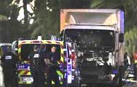 トラック突入テロ、８０人死亡
