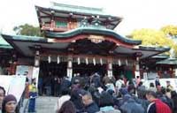 富岡八幡宮の初詣客減？